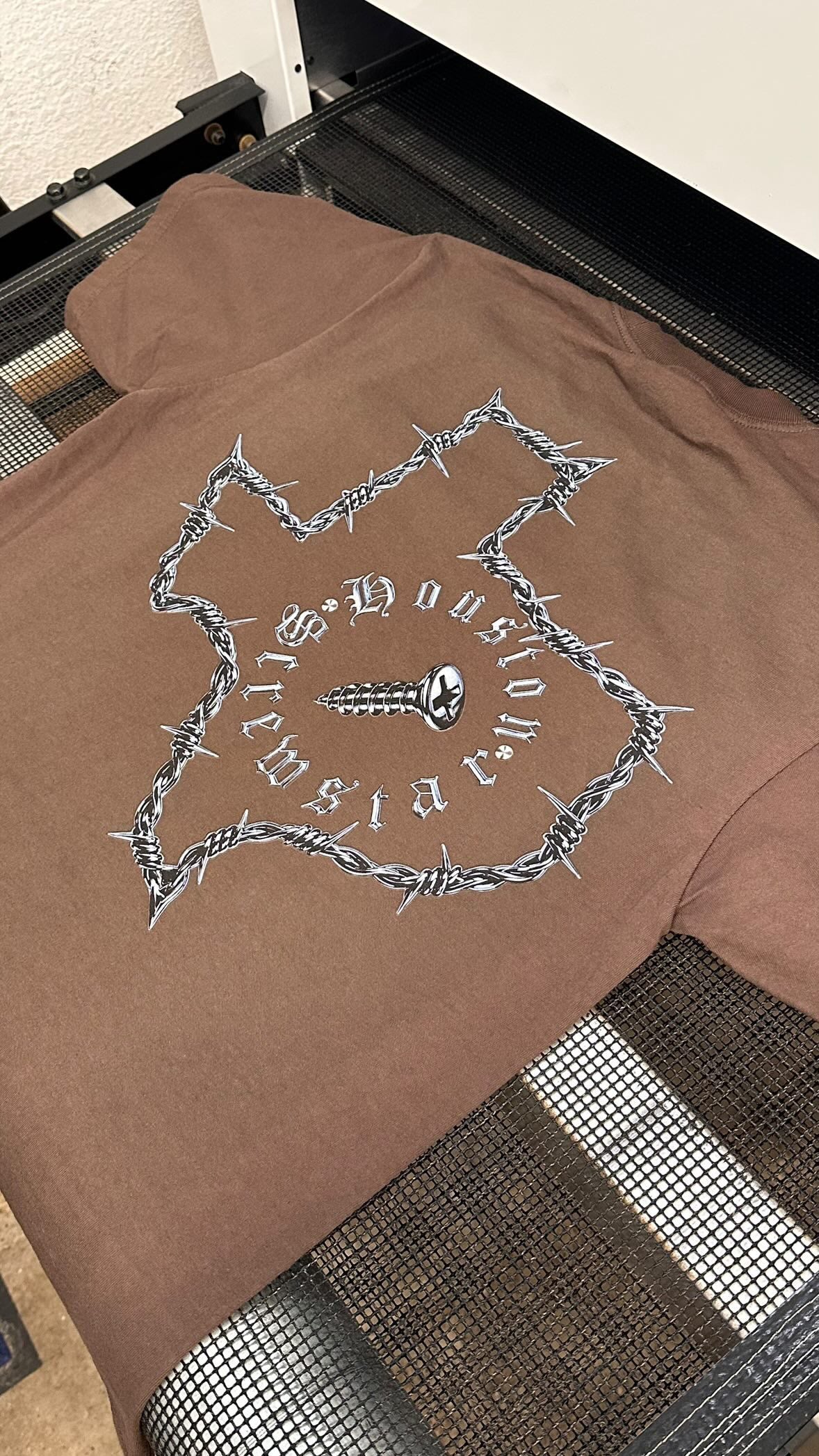 HOUSTON BARBED WIRE -TEE (MOCHA)
